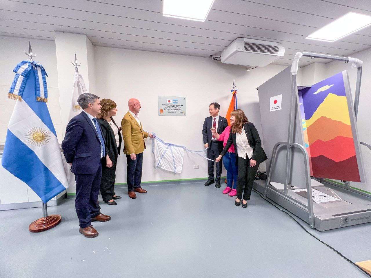 Tierra del Fuego y la embajada  de Japón destacan la cooperación internacional en el Centro Provincial de Rehabilitación
