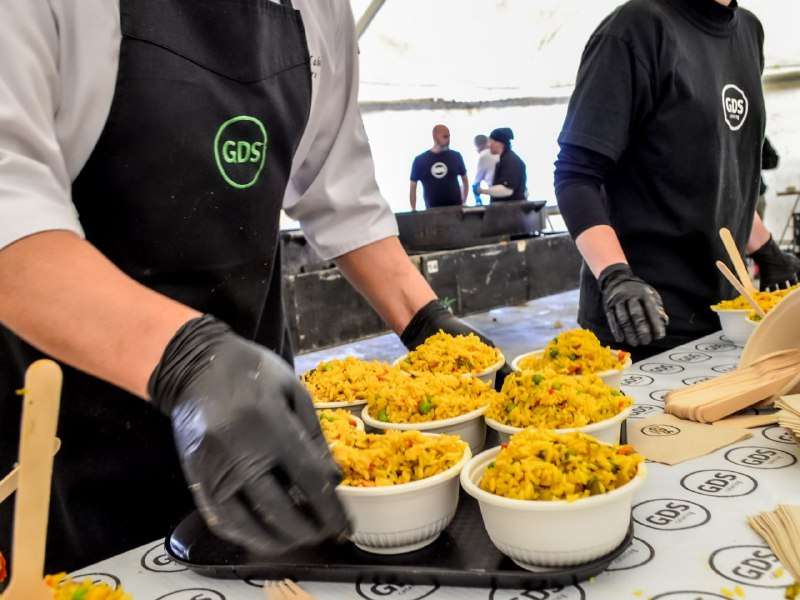 15 mil porciones de paella fueron entregadas a los vecinos por el aniversario de Ushuaia