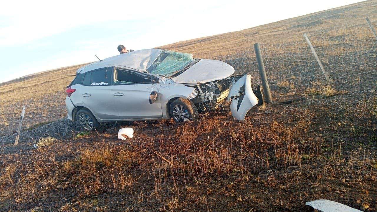 Volcó con su auto y lo abandonó en la ruta: el conductor apareció más tarde