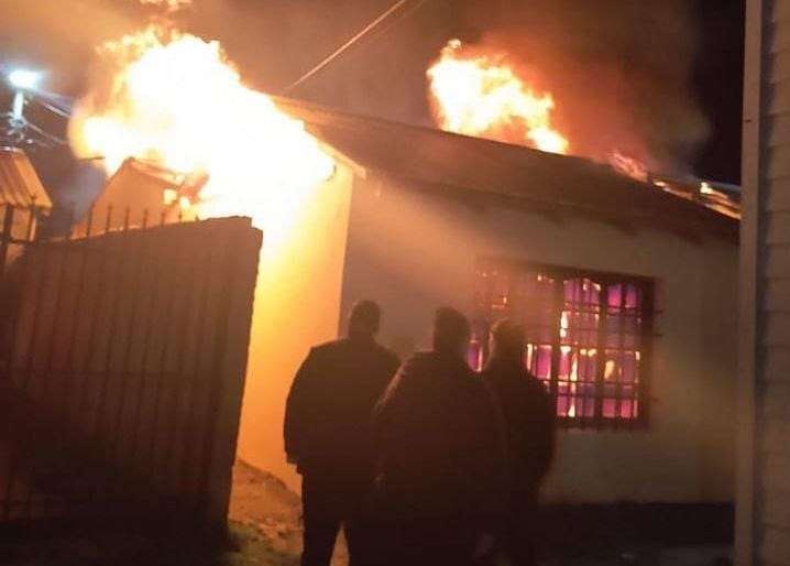 Falla en un calefactor provocó incendio en una casa en refacción
