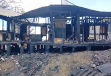 Ushuaia: tres menores escaparon de un incendio que destruyó una casa en el barrio Akar
