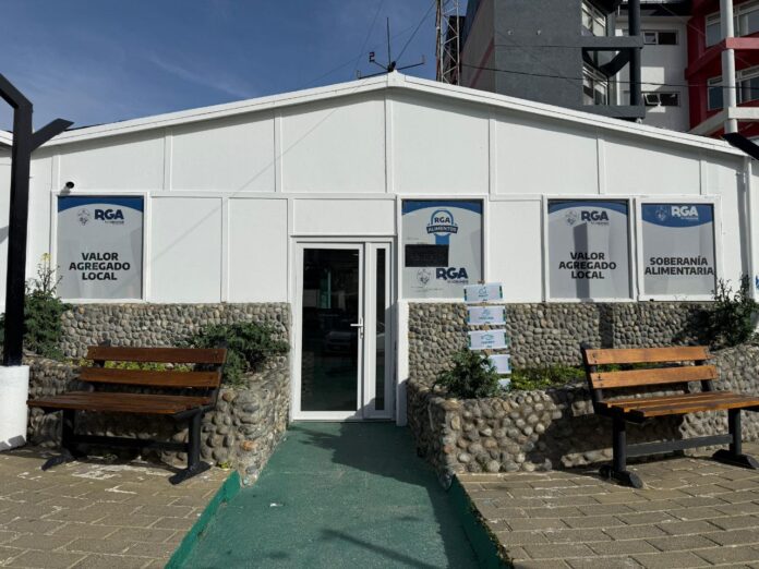 photo_5184085089338461125_y