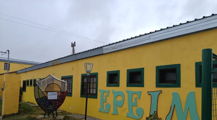 Escándalo en el EPEIM: una mujer reclamó por presunto maltrato animal y terminó detenida