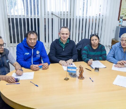 El Municipio acordó con gremios un 4,5% de aumento y eleva el piso salarial a 1.200.000 pesos