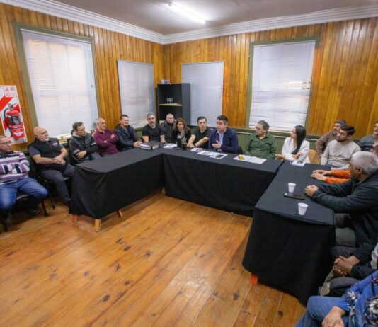 Martín Perez y vecinos analizan proyectos para descomprimir el Puente Gral. Mosconi
