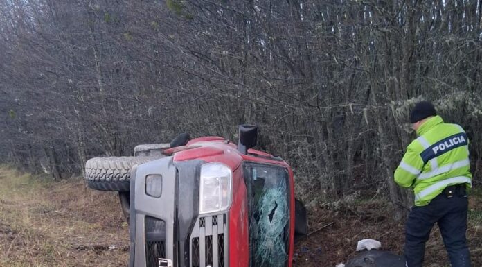 Despiste y vuelco sobre la Ruta 3 en cercanías de Tolhuin