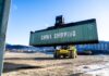 Ya se descargó el 25% del equipamiento de la nueva usina de Ushuaia