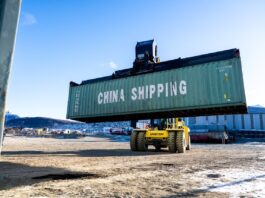 Ya se descargó el 25% del equipamiento de la nueva usina de Ushuaia