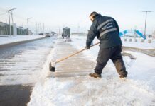 Nevadas en Río Grande: avanzan las tareas de limpieza y acondicionamiento en espacios públicos