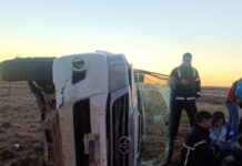 Volcó una camioneta de una empresa constructora y el conductor fue trasladado al hospital