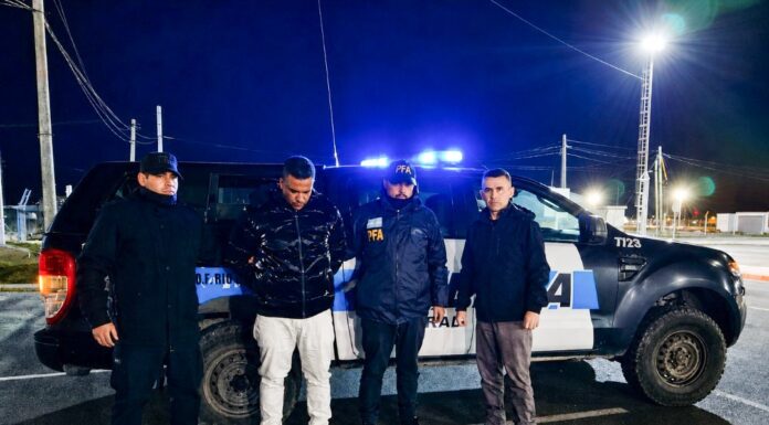 Migraciones expulsó del país a un ciudadano dominicano condenado por comercializar drogas en Río Grande