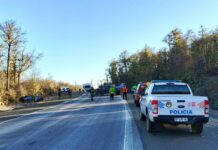 Dos vehículos chocaron en la Ruta 3 y varios ocupantes debieron ser hospitalizados