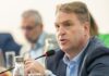 «La solución no es aumentar impuestos», dijo Von Der Thusen